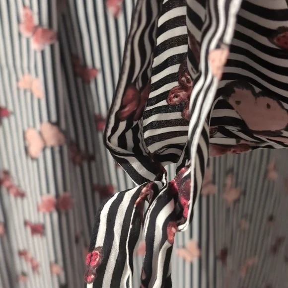 Top - Picture 2 of 10